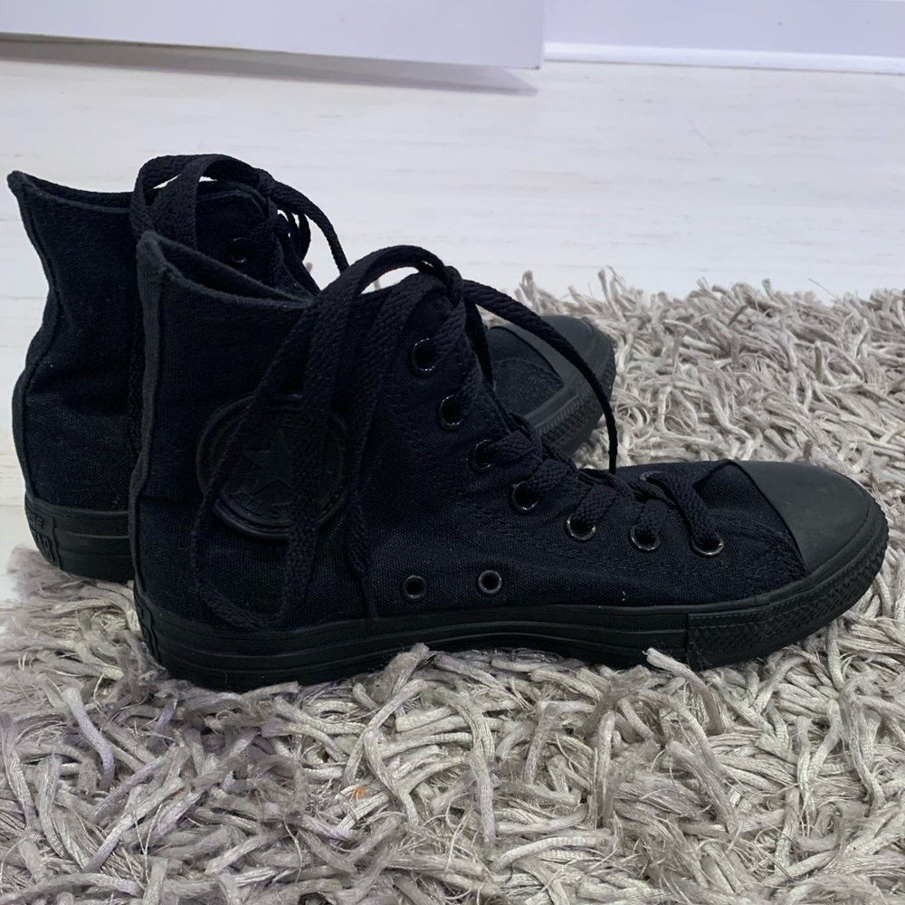 All black Hightop converse